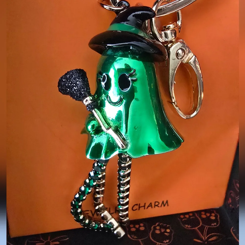 Betsey Johnson Green Witch Ghost Keychain Bag Charm – NWT Halloween Box